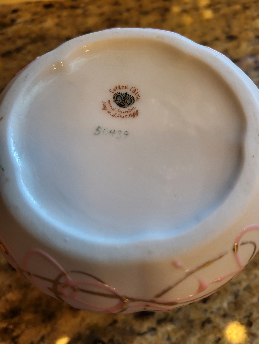 Lefton Porcelain Heavily Crimped  Pink Floral Accent Vase with Gold Trim - Picture 16 of 16